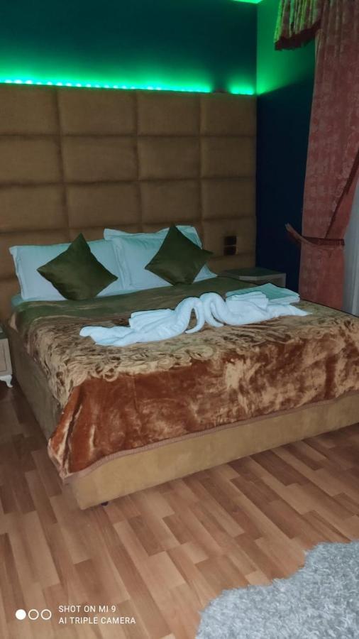 Orange Villa Tirana Eksteriør billede